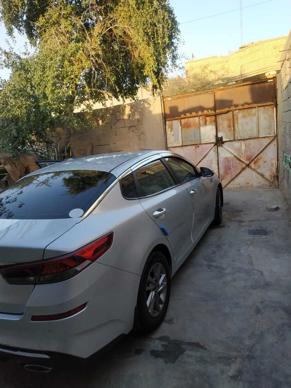 السلام عليكم    …..للبيع k5 …..وارد كوري …مديل 2020… السياره نظيفه واحله من الصور تجي وتشوف السونار موجود بالمنشور بيها بس جاملغ امامي صبغ السياره تعمل (بالغاز ) فقط …..رقم بصره تحويل مباشر ….رقم راعي السياره (***********) السعر (165)
