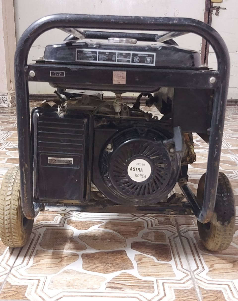 مولد استرا كوريا
باب الأول 
نحاس اصلي 
5KV 
جديد مستعمل يوم واحد فقط 
تشغيل بسويج وبصمه 

عنوان /كركوك
رقم / ***********
سعر 450الف
