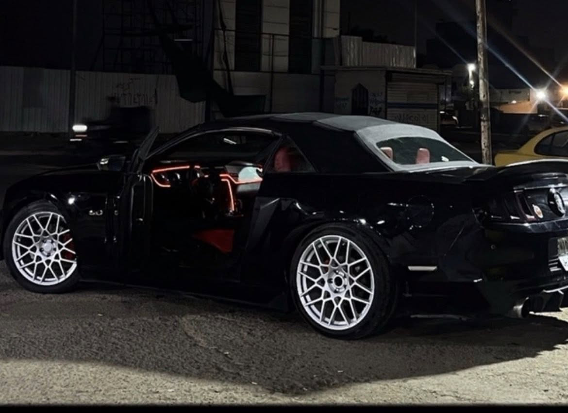 موستنك 2013 v8
4 قطع ابيع حزام ! شادلها مكينه جديده 
السياره مزوده 
هدرز واكسبايب 
ودبات كورسا وحلوك كورسا
 وبرمجه طلقات صوتها رعيد وكلش نشطه بانزين فقط محسن وسوبر ماشامه ريحة العادي 
المواصفات و الاضافات:
كشنات جلد
كاميرا خلفيه وشاشه
لدات تكساس امامي خلفي 
لدات بلداخل تحكم بلتطبيق
ويل svt اصلي وحدهن 800$
بك لايتات سموك وبيانو بل أشاره
السعر 95 ورقه وبيها مجال
مكاني بغداد زيونه ***********
