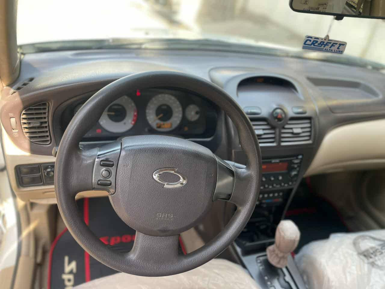 السلام عليكم للبيع او مراوس نيسان صني بدي كوري شكل سامسونك لون صدفي ٢٠٠٨ سيارة بلادية رقم بغداد بسمي سيارة بيها فقط شخط بالجاملغ والباب ومصبوغ كلير  كير محرك تاير صدر خير من الله السعر ٨٩ وبيها مجال اي استفسار *********** واتساب موجود مكاني بغداد
