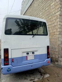 كوستر نيسان للبيع موديل 2002 تفاصيل عل رقم 07805904045