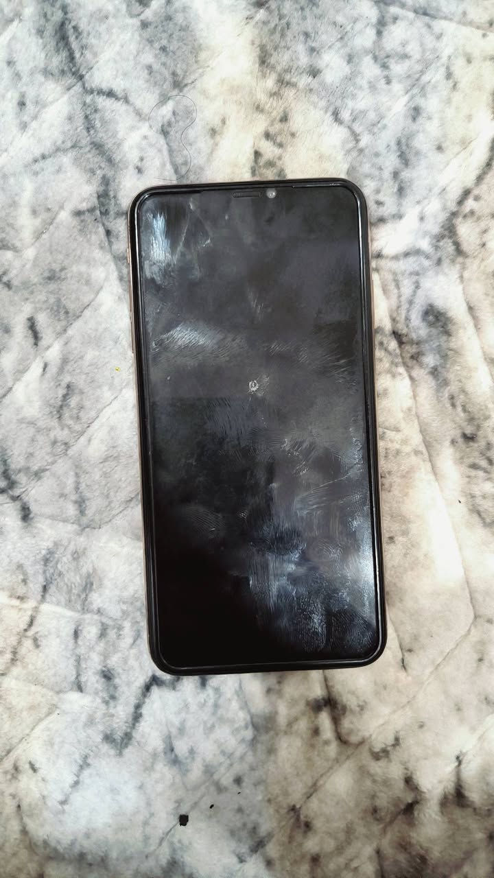 السلام عليكم اكس ماكس جهاز بطاريه مبدله اصلي وبصمت وجه واكفه جهاز نضيف السعر ١٧٠ ذاكره ٢٥٦الرقم /***********
