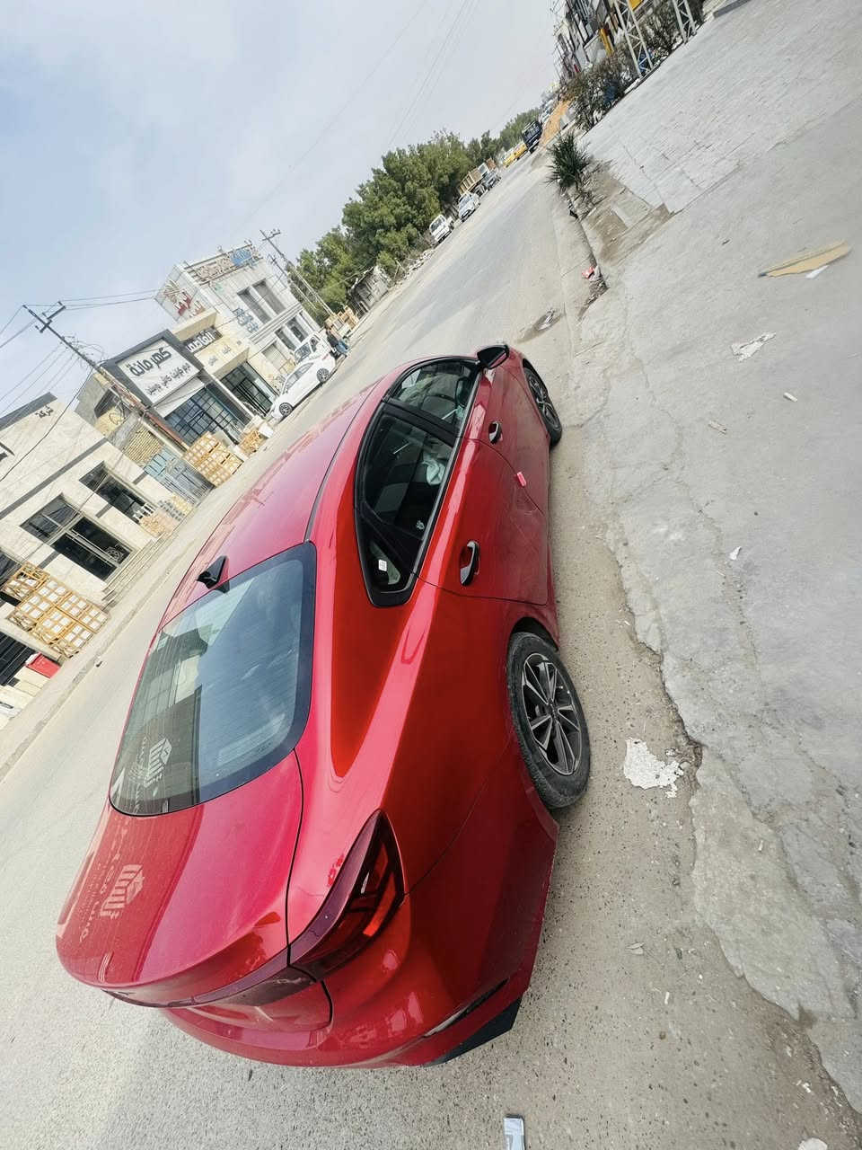 سلام عليكم
سياره فورتي وراد أمريكي موديل 2022 سياره جديدة حادثها فقط باب الصدر جهة السكن صبغ والباب الي وره شبر بي صبغ فقط بجم السياره كبس السياره بوضع الزيرو ماشيه 57 السياره نص فول مواصفات 
شاشه كبيرة 
مانع تزحلق 
كروز سرعة 
تحديد مسار 
ثلاث انظمه قيادة 
عنوان السياره بغداد 
السعر 158 ورقه 
***********
