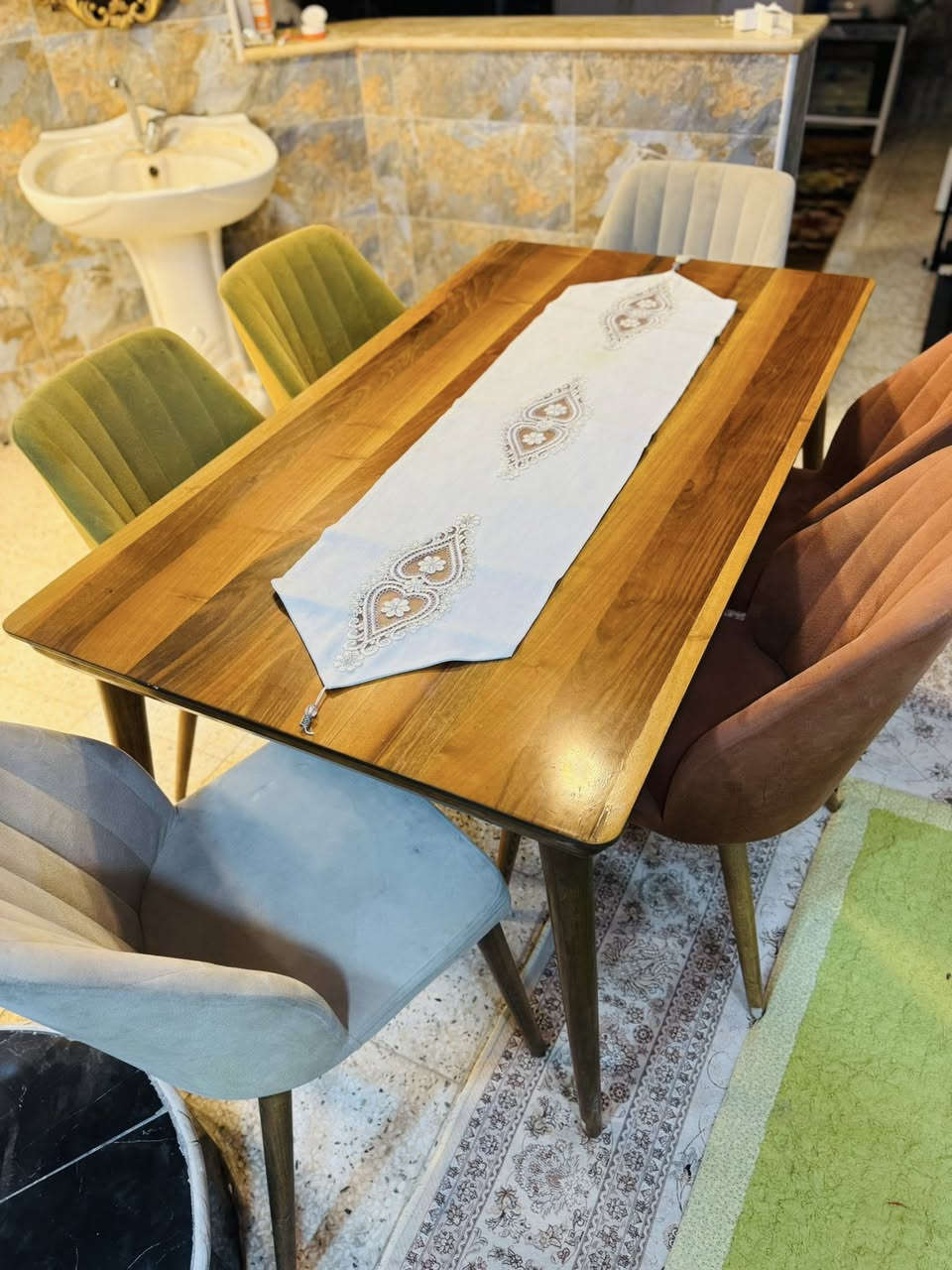 السلام عليكم غراض لبيع كلمن وسعره مال بيت ونضيفات كلش *********** واتساب
