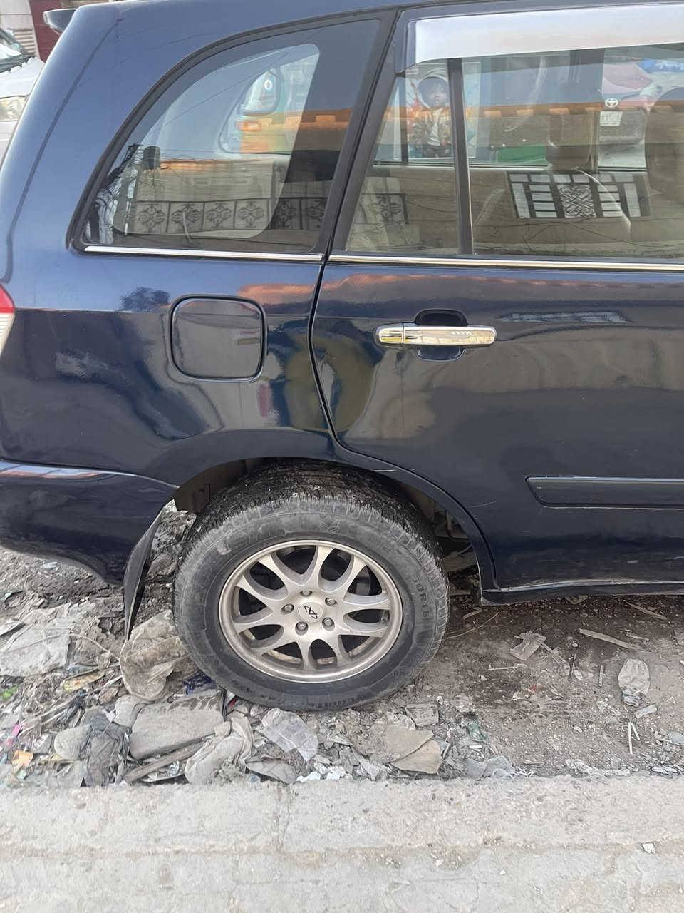 سلام عليكم تيكو موديل 2011 سياره مكفوله بيها فقط من يم جاملغ والباب بارد صغير سعر 58 بيها مجال بسمي سياره مكاني بياع الشهداء ***********
