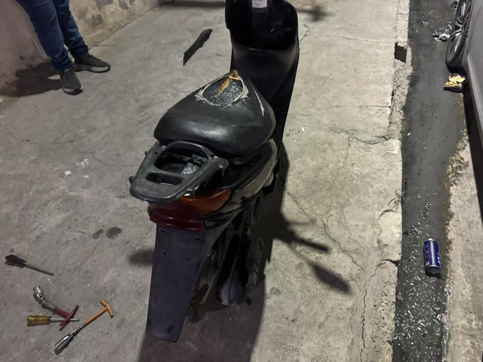 للبيع ماطور فرخ لكرز رقم نينوى إنكليزي 
ما مفتوحً فقط قبق هندر الماطور حاليا ما شغل أبيعك فحم في فحم ***********
