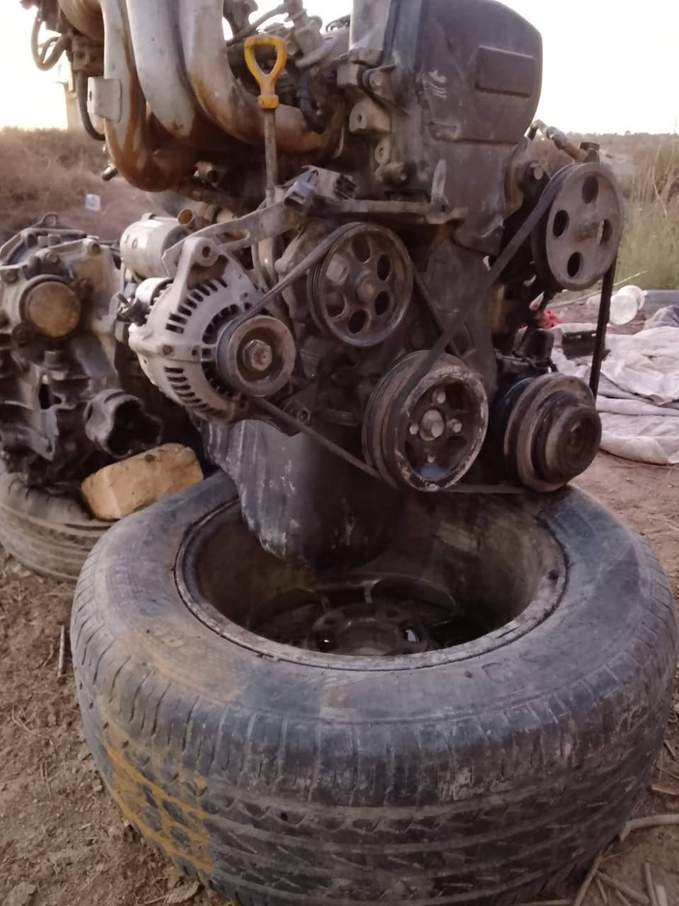 محرك كورولا ١٦٠٠ جديد حاوية  + گير
مدة الاستخدام سنة ونص فقط  ( شرط لا تبخر ولا تنقص قطرة ) 
ظفيرة + عقل 
الملحقات ( سلف + داينمو) 
السعر ٦٠٠ الف  فقط 
اتمنى وإن شاء الله محد يكسر السعر 
 لأن الفلوس نريد  نفتح بيهن 
باب رزق لعائلة كريمة متعففة 
للاستفسار الاتصال على ***********
