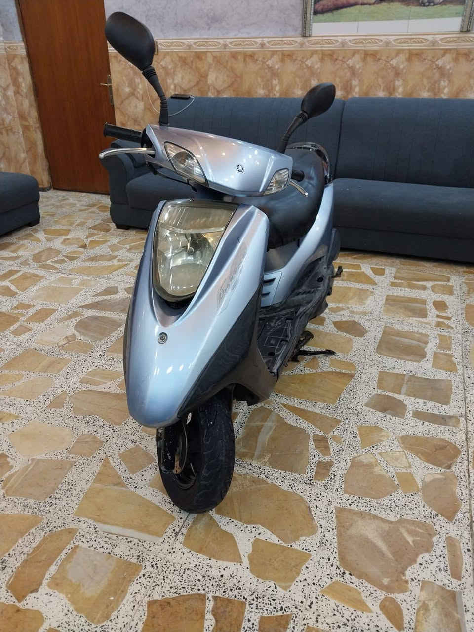 السلام عليكم بريز لايت ناصي كابريتر كفاله عامه كفر ومكينه مابيها اي نقص كفاله عامه كفر مختم ختم واحد ويه المحرك برغي مامفتوح بيها السعر650 المكان الشعب رقم الهاتف ***********
