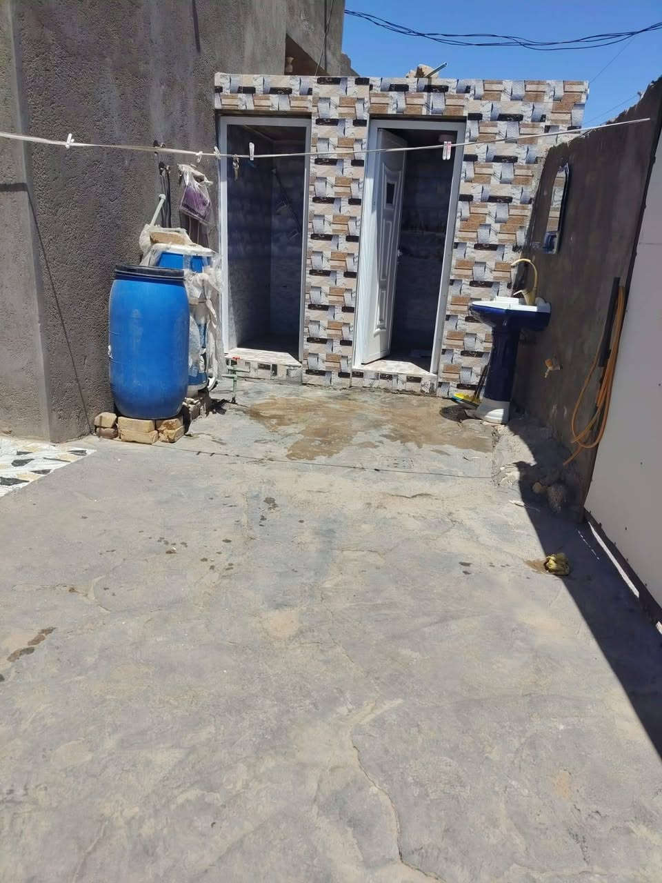 السلام عليكم
يوجد بيت زراعي في الوركاء طريق ال جريب خلف جامع حجي لفته ال واجد مساحته ٢٥٠م يتكون من ٢ غرفة ومطبخ وصالة وبراني وكراج صحيات داخلية وخارجية حديقة طابوك مع سبلت و٢ مكيف للإستفسار الاتصال على الرقم التالي *********** أو ***********
