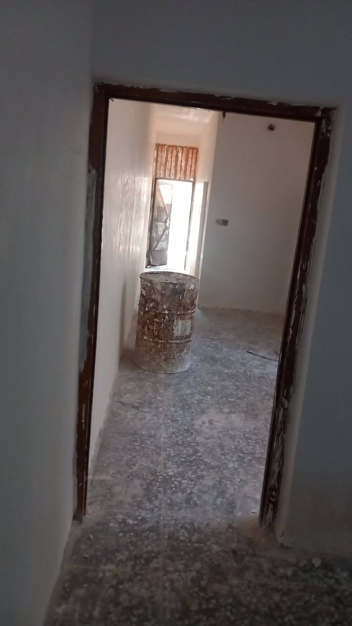 مشتمل للبيع ١٠٠ الحسينيه مسقط شارع عقيد علي ٦٠ و بيه مجال *********** وات ساب
