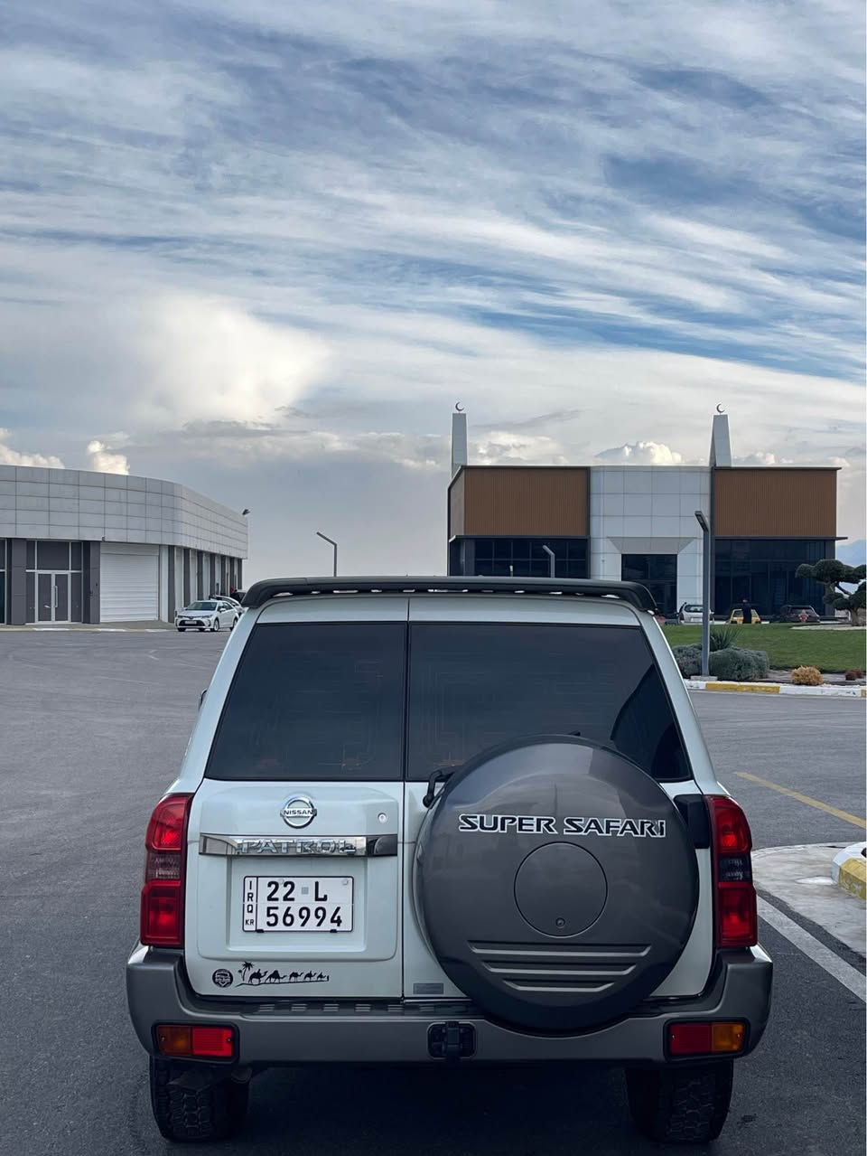 Nissan Patrol Safari 2019 V6 ئۆتۆماتیک 
مواصەفات :
ئۆتۆماتیک
تەبرید مەرکەزی
لایت ڕەش
بلاجکتۆر
ئاوێنە کارەبایی
ABS
پۆستاڵ بیلادی
پەڵەیە بۆیاخ و پەڵەیە کارتی هەیە 
گێڕ و مەکینە نەکراوەتەوە بەشەرت 
88,000 KM ڕۆشتووە 
سەنەوی تازەیە و بەناو خۆمانەوەیە بەشەرتی تەحویل 
نرخ : 29,500$ 295 ورەقە ماجالي برايانه 
ژمارە مۆبایل :
                     ***********
***********وه تس ئاپ✅📞 السليمانية, العراق
