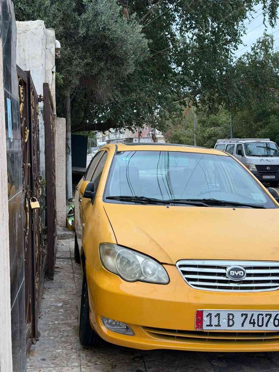 السلام وعليكم byd f3 للبيع موديل 13 جاهزة للأخير كير مكينة تبريد شاشة  فتحة سقف كهربائيات كلهة شغالة  صدر تخم تاير   بيهة هلالات معمرة فقط وشوية من باب السايق بي صبغ شبرين ب اسمي سنوية جديدة البارحة استلمتهة رقم انكليزي هزة جديدة تحويل ثاني يوم مكاني بغداد البياع *********** سعر 53 وبيعةهة مجال
