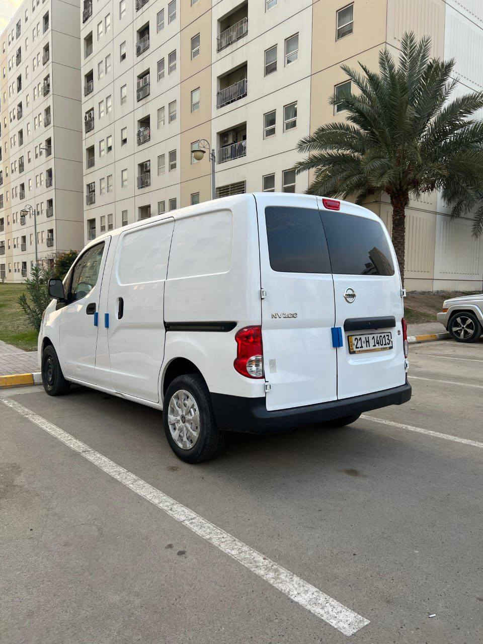 السلام عليكم
نيسان ڤان NV200 موديل 2020 للبيع 
 كَير اوتوماتيك مكينة 2000 تبريد ثلج ماشية 35 الف ميل 
مواصفاتها شاشة كاميرا خلفية جام اوتو 
إقتصادية جداً
حادثها الكَصة مال البنيد بارد كلش خفيف وچاملغ جهة السائق بارد كلش خفيف والسيارة بدون قطرة صبغ 
تايرات حدادية كلهن جدّد 
السيارة على أيدي واي نقص ما بيها شغّل واطلع وترايها وين ما تريد  
السيارة بإسمي رقم سليمانية الإنكَليزي الجديد سنوية جديدة تحويل ثاني يوم وكالة ما اسوي والسيارة ما عليها أي غرامة صفر غرامات 
السعر 140 ورقة وبيها مجال للشراي الجاد فقط لأن السيارة جديدة وكل نقص ما بيها 
العنوان بغداد بسماية
للإستفسار *********** ومتواجد على الخاص 
وتشلعون عيوني وآني آسف على الإطالة

