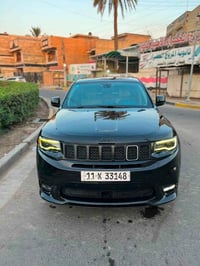 للبيع جيب لاريدو 2018  سياره مصبوغه عام ويحتاجله شويه ترتيب  رقم بغداد...
