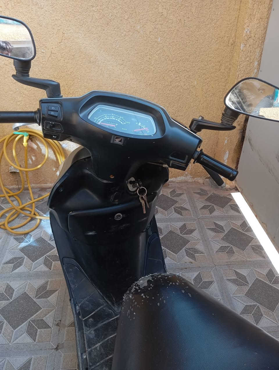 دراجه سبيسي ياباني للبيع مكينه حاويه رمبه جديده نزلتها مامفتوحه كفرات تجاري اصلي وباقي كله شغال لايت عالي ناصي إشارات يمنه يسره نكره سلف هندر سعرها 755 وبلعافيه ع ياخذهاا 

ودراجه ادرس محوره كابريتر مكينه مجفته مره وحده وتجفيت اصلي ونكره سلف وهندر ولايت عالي ناصي واشاره يمنه يسره ونضافته كدامهم وسعرها 650  وبيه مجال قليل وبلعافيه ع يأخذها 
مكاني كوت حي الحكيم 
رقمي  ***********
