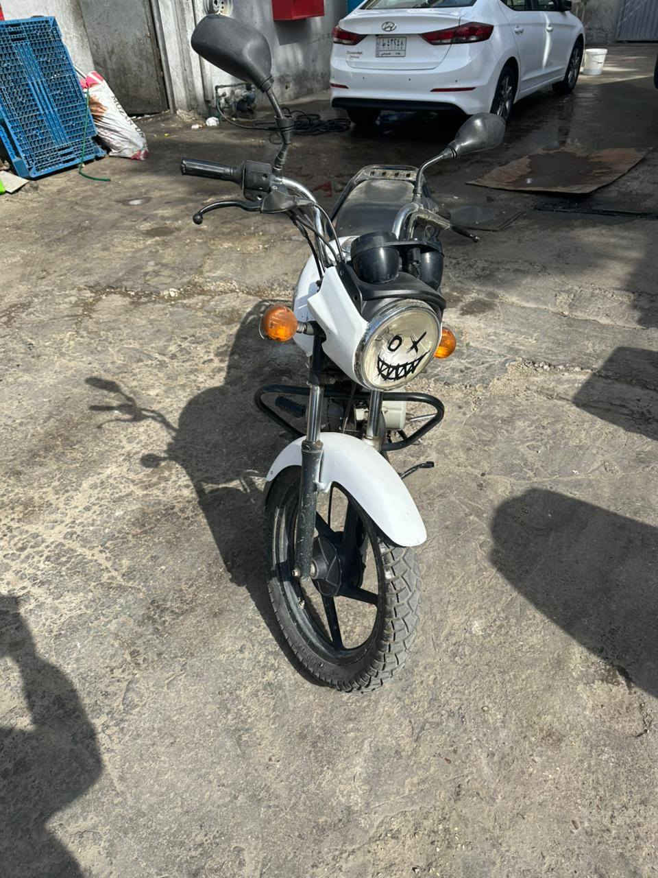 مرخصه مدير الكروب
السلام عليكم للبيع دراجه بوكسر مرقمه بغداد 
الدراجه شغاله وخير من الله بس يحتاجها تجفيت 
حاليا دراجه شغاله وخير من الله 
سعر مليون و200
***********
