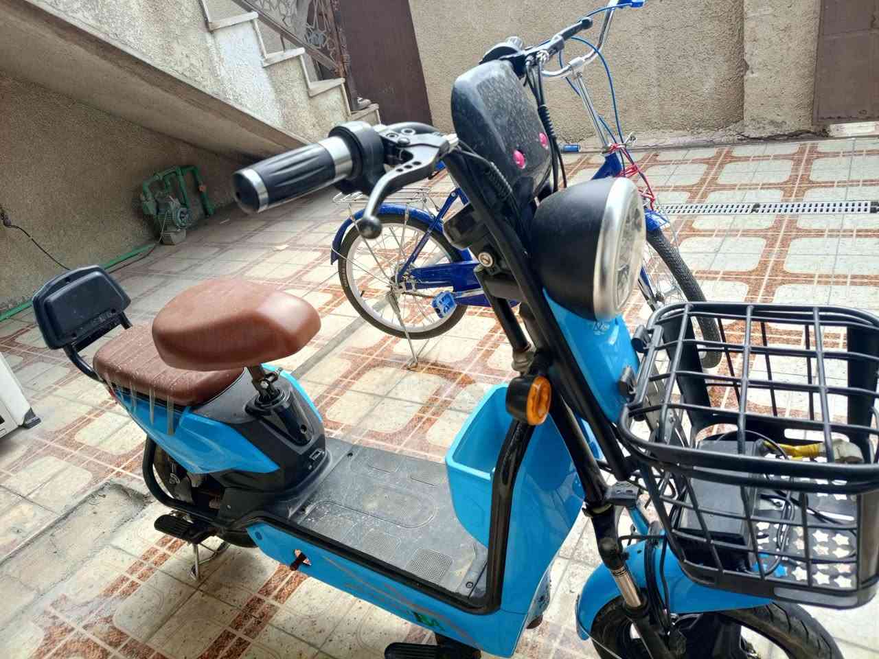 سلام عليكم دراجة شحن للبيع اريدهة 200الف مكاني الشرطة الخامسة بغداد رقم*********** واتساب
