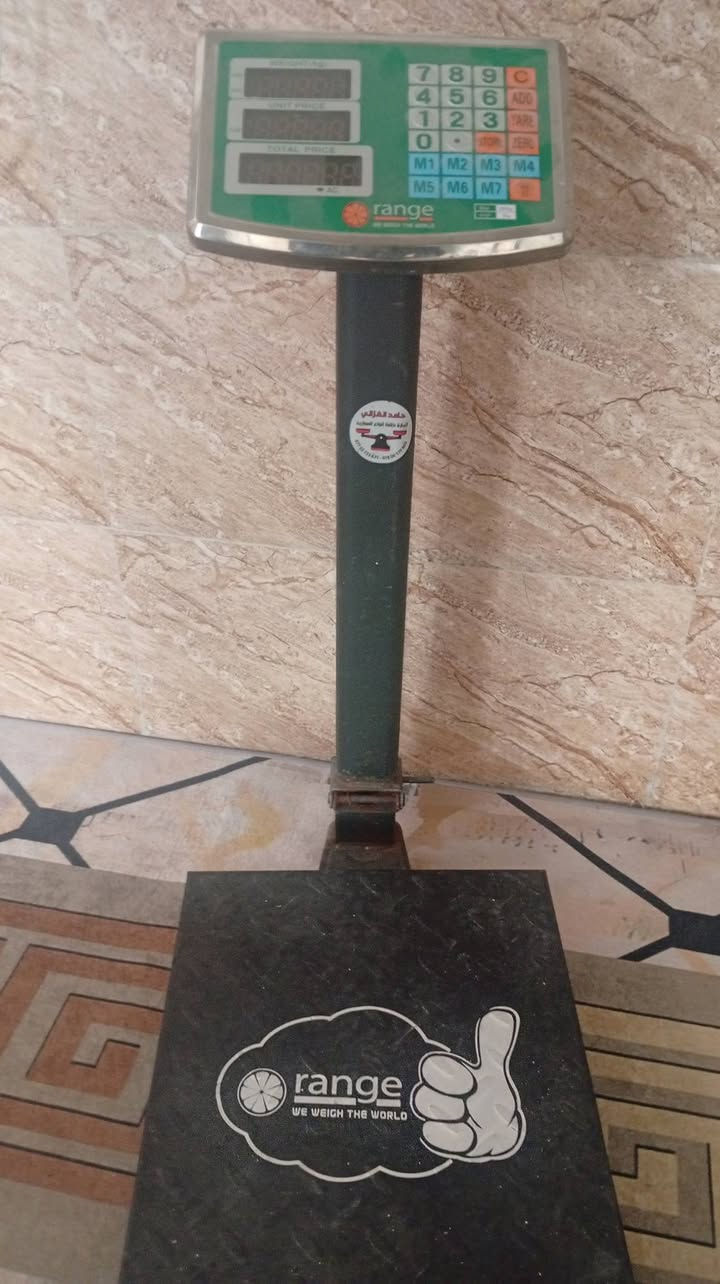 سلام عليكم من رخصة الادمن المحترم يوجد ميزان شحن وكهربائي كبير مع غطاس وتانكي عدد2للبيع***********
