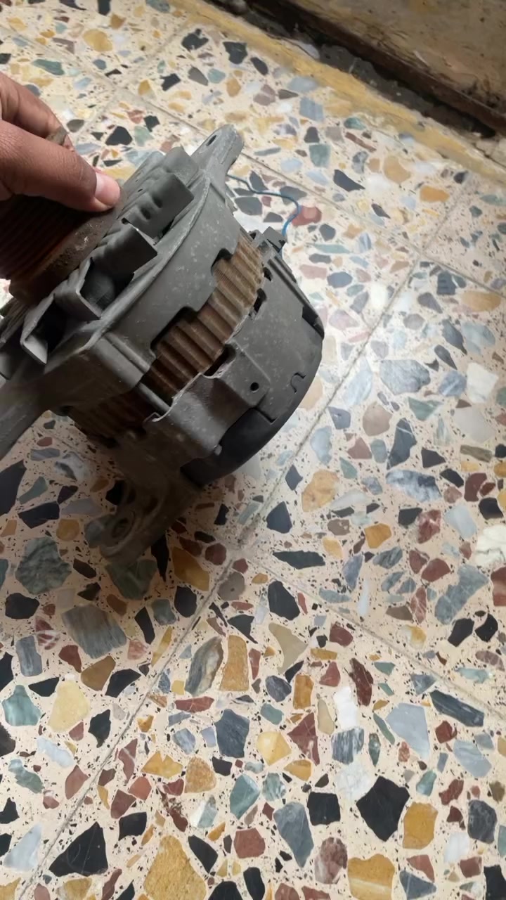 ‏زوجته 19 ونص للبيع
***********
