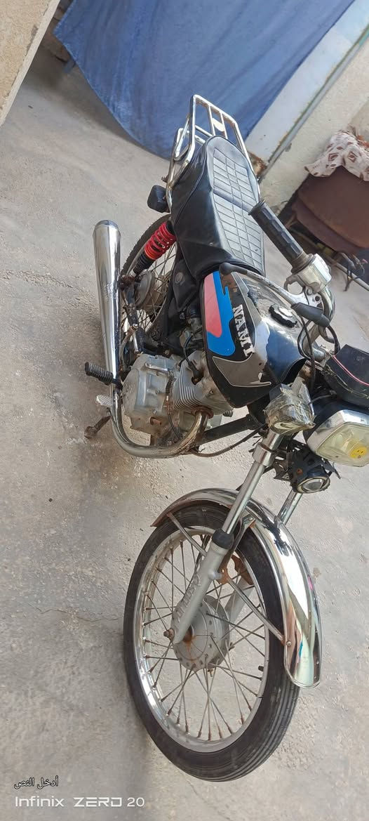 سلام عليكم دراجه رشه لبيع وراقها مو واضحات يعني نطيك وياها وراق نطيك وراقها الدراجه بس مو واضحات بعتبار كلك الدراجه هاي الدراجه شوفت عينك دراجه خير من الله شلعتها السعر 450 وبيها مجال السماوه 
***********
