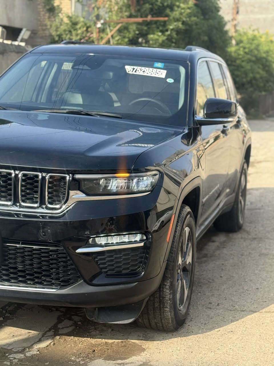 JEEP GRAND CHEROKEE HYBRID 2024
جيب هايبرد 2024 لون اسود مواصفات لمتد بانوراما بلكن شحن منزلي يمشي 45كيلو

مواصفات صندوق  كهرباء  شاشتان عرض وحدة امام الراكب ومواصفات اخرى

الحادث موضح بالصور تبديل باب نفس الون والباقي بارد بدون صبغ ماعدة  شوية بلدوسة مثل ماموضح  باحد الصور 

السيارة دخول نهاية 2025 مرقم باسمي 

ماشية 37الف ميل باقي على مشي امريكا ما مشت بلعراق ١٠٠ او ٢٠٠كيلو

مكان السيارة بغداد الدورة

للاتصال والاستفسار  على الرقم *********** واتساب متوفر

للبيع بدون مراوس

السعر 296 وبيهة مجال بسيط
