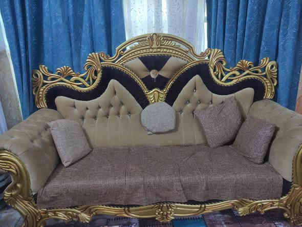 تخم 5 مقاعد ملكي السعر مليون و100 العنوان كربلاء الملحق ***********
