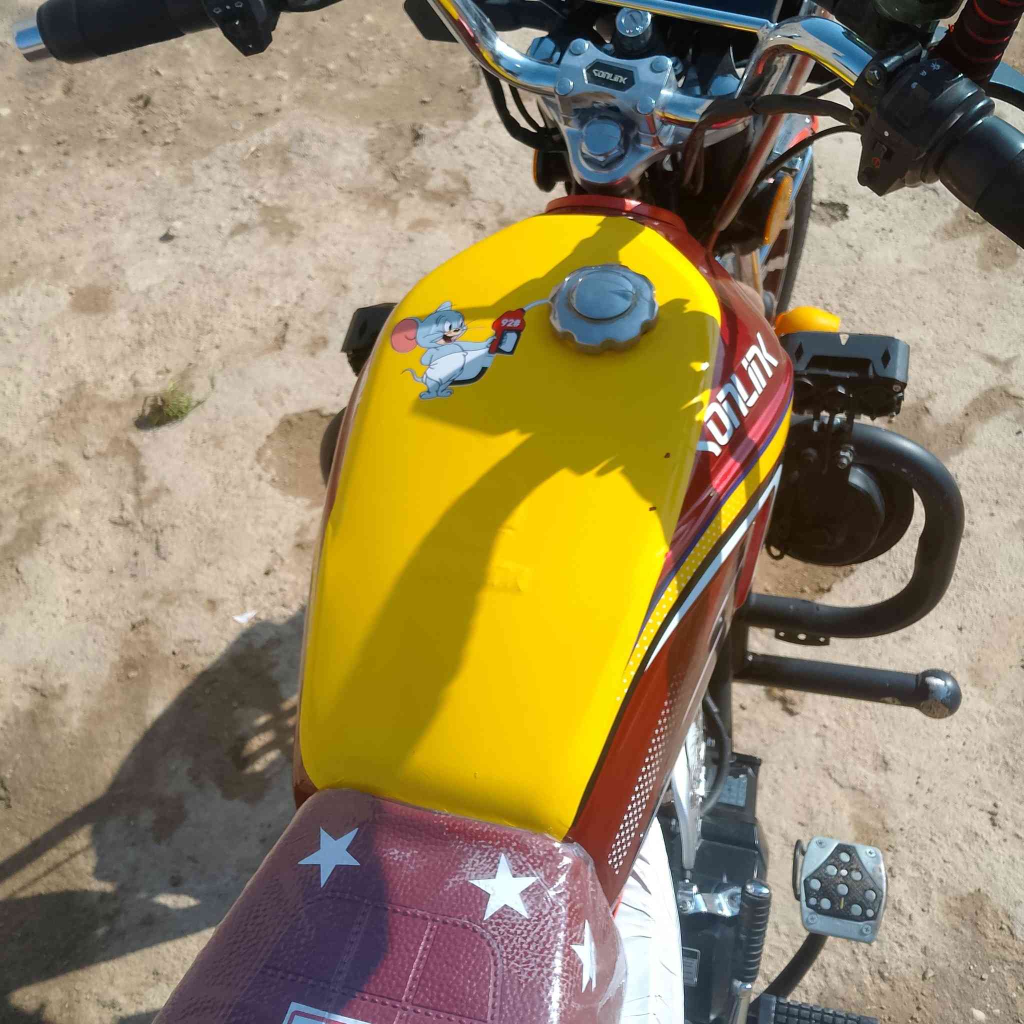 السلام عليكم سولنك لبيع 25زنجيل اوراق سويجات بصمات مكاني القائم الكرابله أو مراوس عله وضع شركه بعده جديده استخدام قليل شراي يتفضل وهاذه رقمي ***********
