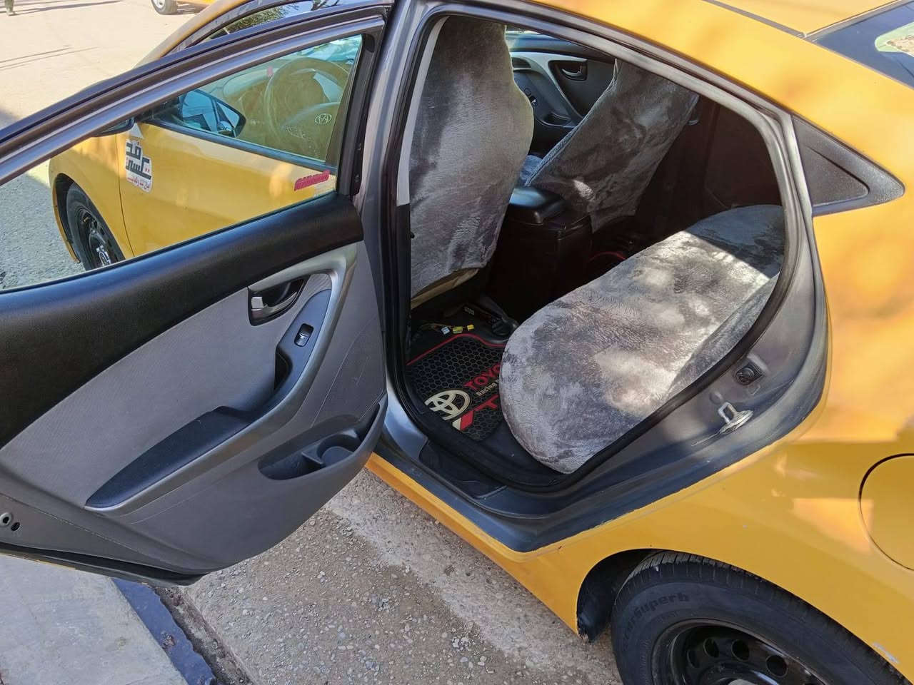 النترا وارد أمريكي موديل ٢٠١٣ بيها قبق الصندوك مبدل بلادي محرك ١٨٠٠ قبل أربع أشهر بدلتة جديد لا صرف لا بخار لا صوت كير جديد مبدل  رقم بغداد دولي سنوية منتهيه جديد سيارة جاهزة السعر ١٠٥ بيها مجال مكانها كركوك ***********
