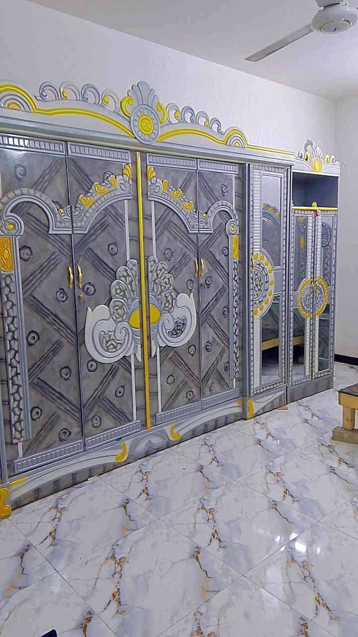 سلام عليكم غرفة اخشاب جديدة للبيع
بغداد العبيدي شارع عشرين 
رقم الهاتف /***********
رقم ثاني / ‏‪0773 211 6250‬‏

غرفة جديدة لگ ما مستعملة  بس كم يوم السعر 500 بيهة مجال شي قليل
