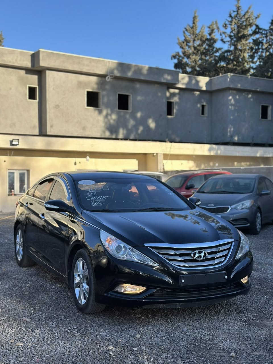 ✨ #معرض_المسار_الصحيح_يقدم_لكم ✨

عرض اليوم وعلى بركة الله ✅ :

• 🔑نوع السيارة: هونداي

• 🏎️ الفئة : سوناتا

• 📅 سنة الصنع: 2011

• 📈 المسافة المقطوعة: 91 الف KM 

• 🎨 اللون الخارجي : أسود

• 🛋️ لون الداخلية : جلد أسود 

•📄 جمرك رسالة مفتوحة دخول حديث 

المواصفات الفنية:

• ⚙️ المحرك: 2.0اصلية كتينة حديد  
• 🕹️ ناقل الحركة: اوتوماتك 
• ⛽ نوع الوقود: بنزين 

✨ كماليات السيارة: 
• مكيف ديجيتل 
• مرايات كهربائية 
• تحكم في المقود 
• تسخين في الكراسي  
• مفتاح كود ولارم
• مسجل   
• مدخل AUX USB
• ديسكو 17 
• كاميرة خلفية    
•كراسي جلد     
•سيرية ايطارات جديدة 
• شكورطة وعدتها كلها موجودة 
• بطنها نظيفة خالية من الرطوبة والخزيز 

الحالة العامة:
• 🛠️ تم الكشف على السيارة ولا وجود لأي اعطال 
• خالية من القص والسوس والقشرة والحوادث نهائي ✨
• الكربون موجود الاصلي وبالكشف والضمانة ✅

  للتواصل:
• 📍 موقع المعرض الفرع الاول : https://maps.app.goo.gl/45Z5WPXAGxrwD9Jn8?g_st=ic

• 📞 للاستفسار: 093.119.09.01


**إذا كنت صاحب هذا الإعلان وتريد حذفه لأي سبب، رجاءا أرسل رسالة إلى الدعم الفني**