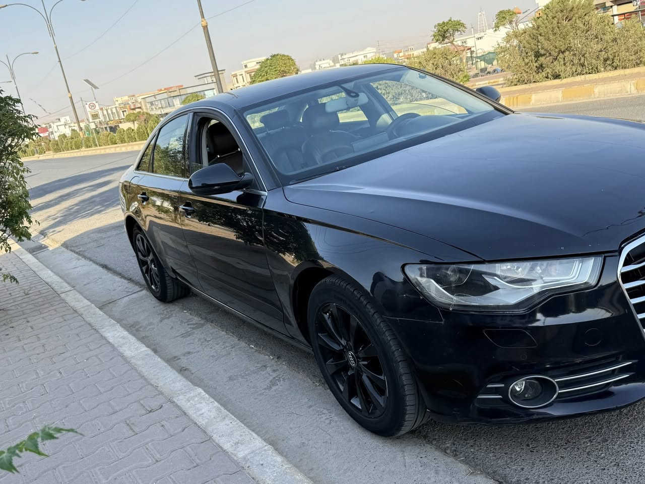 للبيع: أودي A6 موديل 2014، فول مواصفات عدا الفتحة. السيارة ماشية 188 ألف كم، فيها 5 قطع صبغ خارجي فقط (الداخل سليم). تأتي مع بصمتين أصليتين. السعر المطلوب: 8,500 دولار (85 ورقة).


**إذا كنت صاحب هذا الإعلان وتريد حذفه لأي سبب، رجاءا أرسل رسالة إلى الدعم الفني**