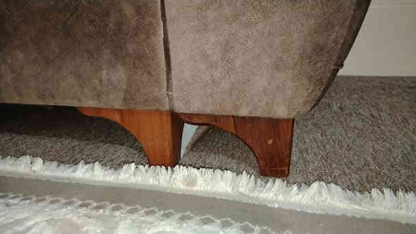 ئەم ئێڵە بۆ فرۆشتن، دەستکردەو موادەکەی تەختەی تورکی ئەسڵییە  ، هەشت مەترە و سیانزە نەفەرییە، هیچ
شکاوی نییە، نرخی  350  هەزارە 

فەڕەشەکەش یەک دانەیە 3 بە4 ی تورکییە، نرخی 120 هەزارە

هەردووکیان کەمێک مامەڵەیان تێدایە 

شوێن حاجیاوا 

0773 287 5980
0750 122 8309
