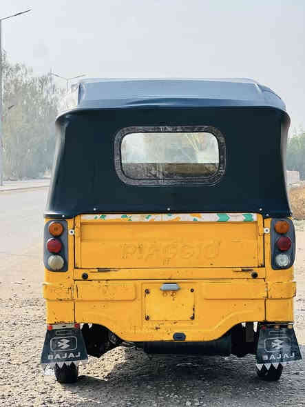 سلام عليكم تكتك بياجو موديل ١٨ وراق صولي محوره تي فيس مكينه بل جيس وتحوير ضمان تكتك ماذب ولا ربع عليه كبل لشارع سعر ٢٧٠٠وبيه مجال مكاني بابل حصوه رقم لهاتف ***********
