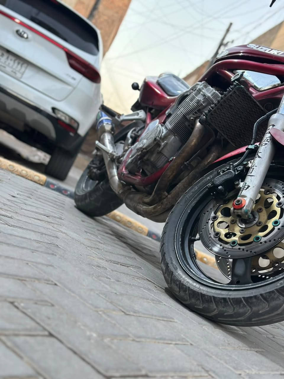 سلام عليكم دراجه بانده 750 مكينه مكفوله كفاله عامه من مكينه ولكير وكلشي شغال كهربايات شاير بك لايت بس رجل مال بريك الخلفي طاكه وكعوه جهال وطكت  كفلك مكينه وكير وراق صوليه كمرك مدفوع مالته اللبيع ومرارس حسب القناعه التوضيح راوس بس بطح لو حته  نطي فرق اني رقمي وتساب متواجد *********** مكاني بغداد
