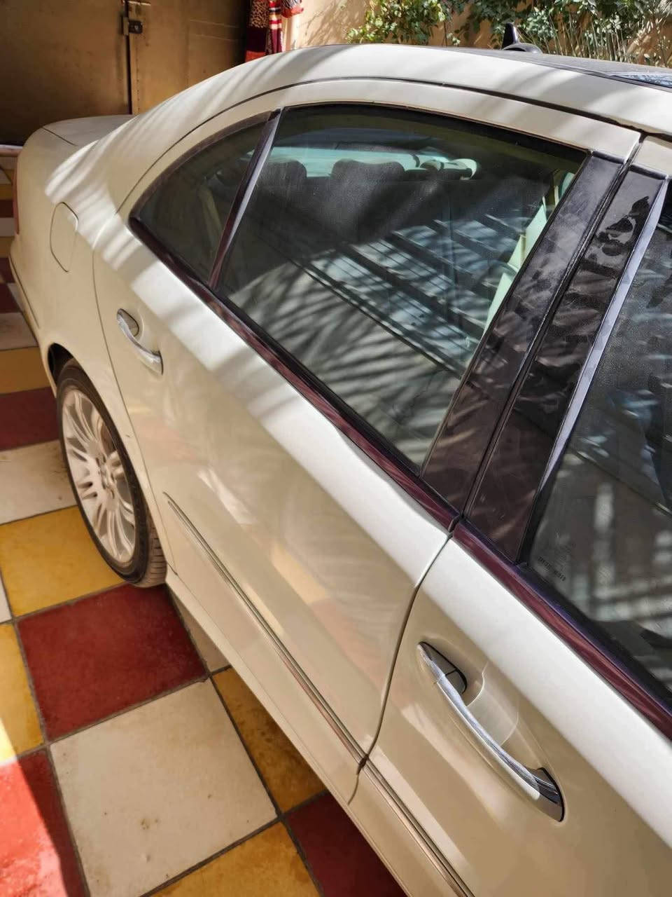 2008(أم عيون)
استيراد أمريكي (فورماتك 4MATIC) – دفع رباعي ثبات وقوة على الطريق
فول مواصفات – أعلى فئة
المواصفات والمميزات:
🔹 محرك 350 قوي وأداء سلس
🔹 نظام دفع رباعي 4MATIC ثبات عالي بكل الظروف
🔹 داخلية فخمة جلد + خشب
🔹 فتحة سقف
بانورما
🔹 تبريد وتسخين مقاعد
🔹 حساسات أمامي وخلفي
🔹 كراسي كهرباء مع ميموري
🔹 أيربگات وكالة

🛠 الحالة:
✔ سيارة نظيفة جداً – واحد على واحد
✔ بيها قطعة بدون أي دواخل
✔ مكينة وجير ممتازين
✔ جاهزة للفحص بأي مكان

📄 السيارة باسمي
📆 سنوية  ورقم  الماني وهزة جديدة
🔄 تحويل فوري ثاني يوم

📍 حله. بابل
💰 السعر خاص للجادين 

📞 للاستفسار :***********

سيارة مرتبة ومناسبة للاستخدام اليومي
