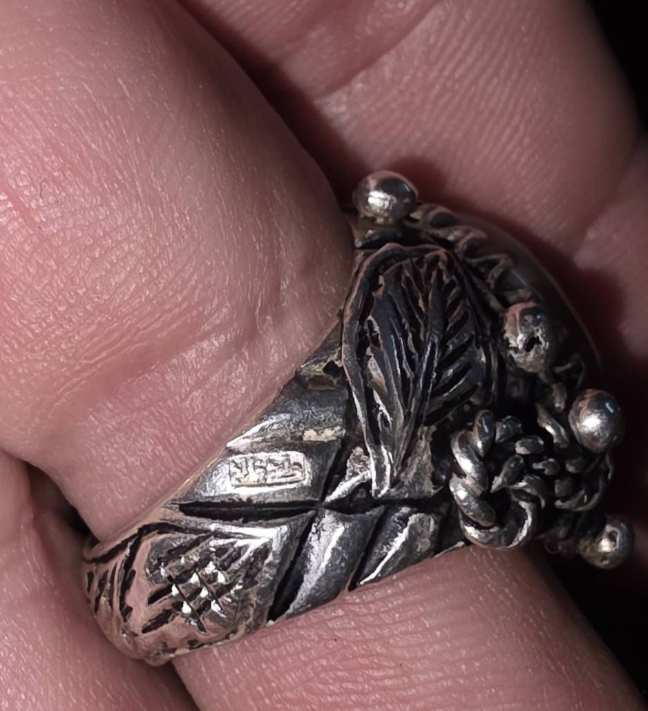 ياالله السلام عليكم قطعه نادره من السليماني الاصفر عينتين حمر مساويه صياغه وليد خالد قطعه في منتهى الجمال سعرها عل خاص


**إذا كنت صاحب هذا الإعلان وتريد حذفه لأي سبب، رجاءا أرسل رسالة إلى الدعم الفني**