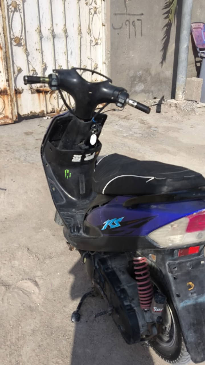 اخوان ماكس عدله للبيع سعر 450وبيه مجال حك جيه دراجه نضيفه قبل سبوع شديتله بوشه 55 وكور اب45الف يعني ونضافت الكفرات كدام عينك رقمي ***********

