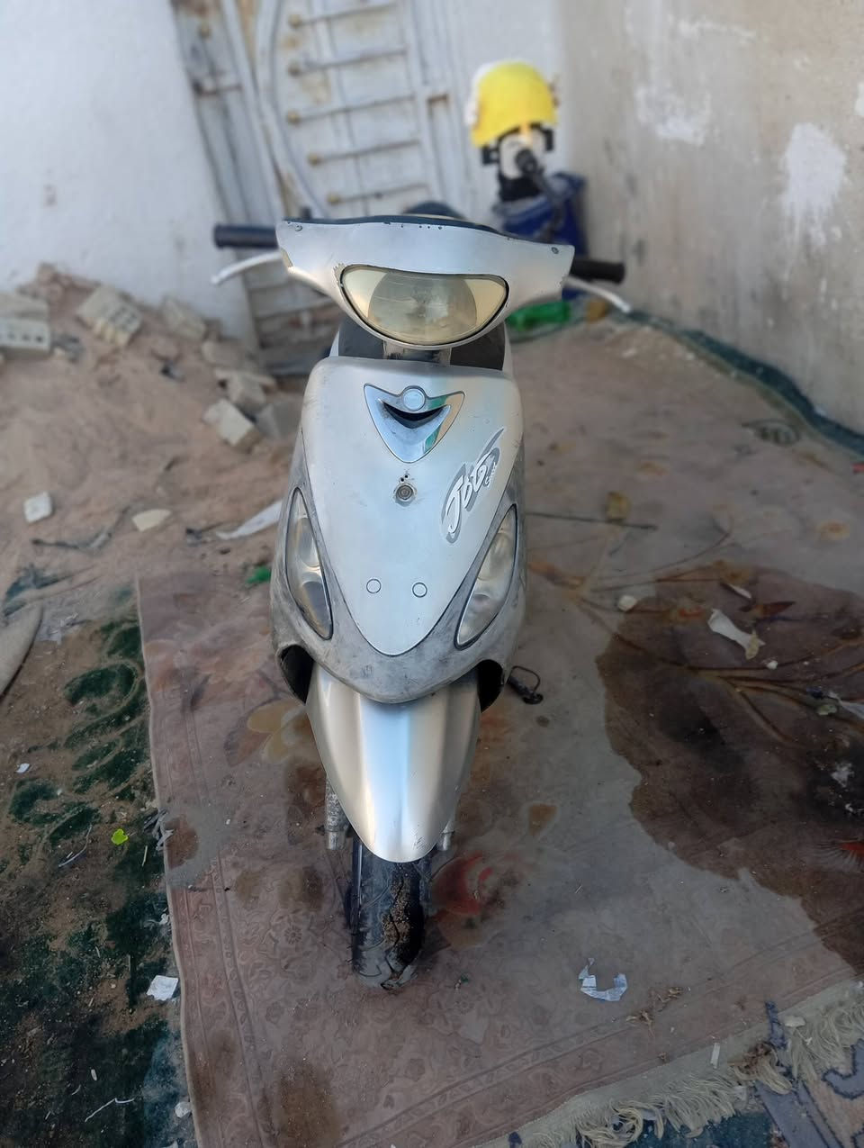 سلام عليكم ماكس منغولي نضيفه مكينه خير من لله يرادله بس تفيلس نكره بكل وقت دراجه نضيفه نقصه بس غراض مال هندر  وستان عالي كهربائيات شغاله مكينه لا تنقيص ولا تبخير  دراجه مال شغل تروح بيه وتجي بيه تأيرات جدد باله لسعر٣٥٠وبيه مجال مكاني بغداد لشعله شراي ***********واتساب
