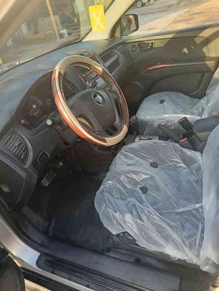 سبورتج 2009 خليجي محرك 2000 دوش  رقم بغداد ( الجديد) بيها شبر صبغ بالجاملغ الخلفي والباقي مكفول لا صبغ ولا تبديل سويجات عدد ٢ فتحة سلايد روف  داخل صاج حساسات خلفية  اربعة دسك السيارة جاهزة مابيها نقص انضف من الصور
السعر 110 وبيها مجال 
المكان بغداد / حي الجهاد - المكاسب
رقم الهاتف / ***********
