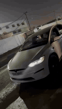 تسلا مودل اكس بلاد plaid موديل 2023 السيارة فول مواصفات معروفة مواصفات...