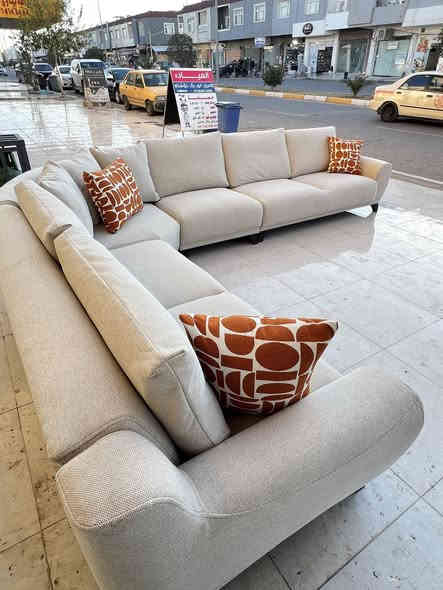 كورنر تركي مودرن New 🇹🇷
ماركة  (الفيمو ALFEMO ) 
يتكون من 8 مقاعد 
ميزة سرير 🛌 
 والجلوس سبرنك و مريح وسوفت 
القياس 380  في 300 وتكدر عكس الاتجاه ايضا
السعر  625$  
للاستفسار واتساب ***********
عنوان مجمع شارى ئاندازيان مقابيل فلوريا ستي 
يوجود توصيل جميع محافضات العراق 🚚
