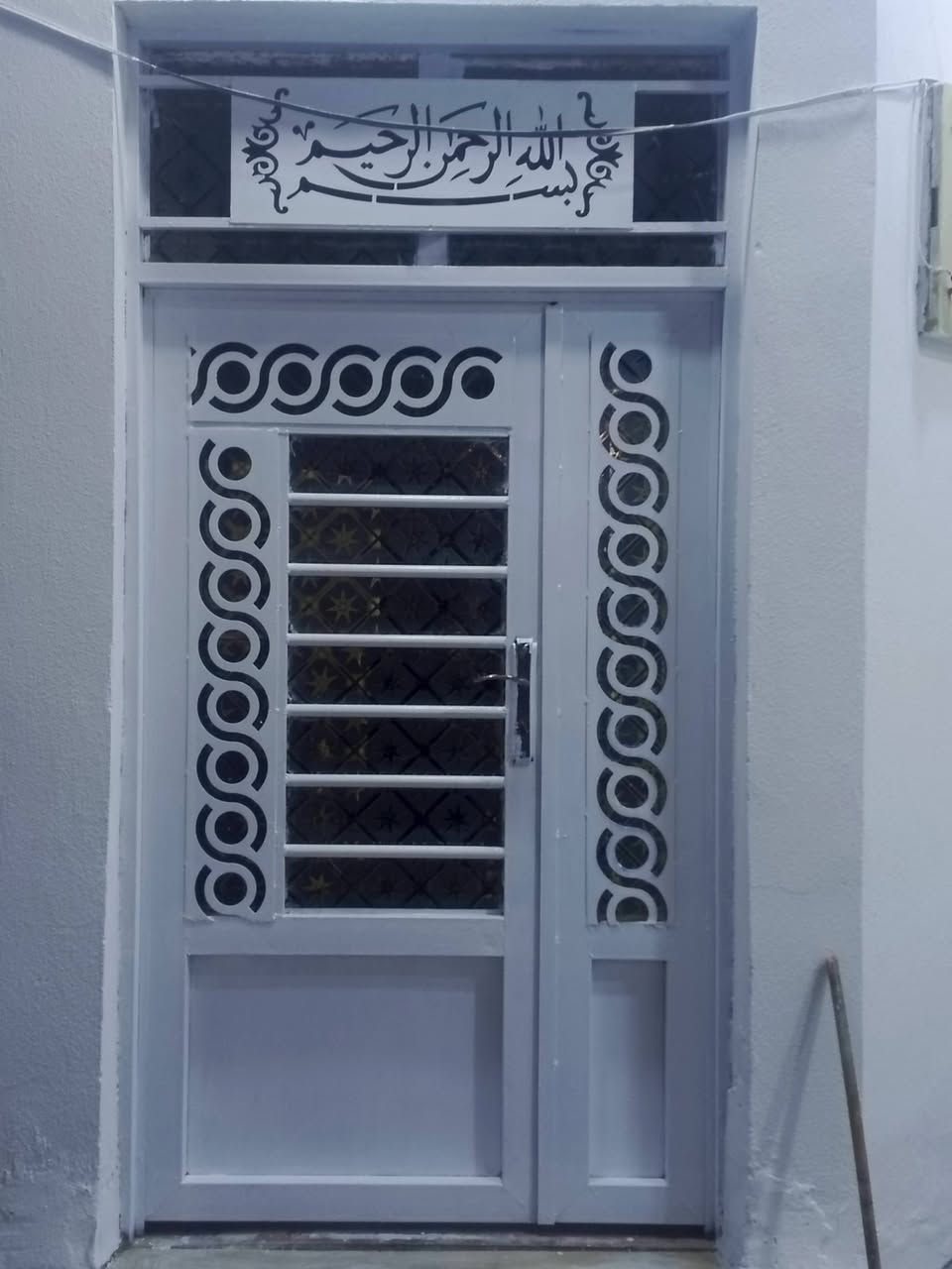 سلام عليكم صباغ شغل حلو ومرتب ونضيف حداديه واجهيات شغل درجه اولا وطلس مكاني نجف حي العسكري رقمي ***********
