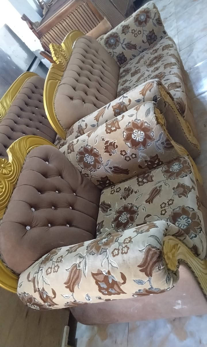 سلام عليكم تخم تسكام 7 نفرات كلش نضيف السعر 160 العنوان البوبيات اسواق برتقاله البزل ن ***********
