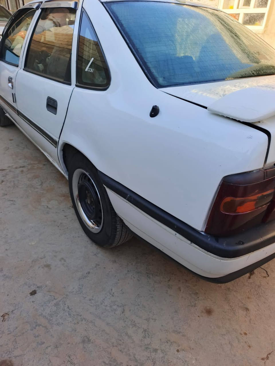 سلام عليكم فگتره للبيع الحجم 20 الموديل 90 محرك شرط گير شرط  نظيف سياره مال بيت سياره بسمي هزه جديد سنويه لحد 2028 رقم كركوك السعر 45 وبي مجال بسيط ***********
