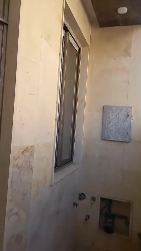 مكلف بل نشر بيت طابو ملك مساحة 84 وربع واجهة 4 وربع نزال 20 بناء درجة أولى سنة 2024 بناءه الموقع نواب الضباط شارع الخدمي خامس فرع الاستفسار الاتصال على الرقم *********** أبو أنس رجاء لحد يدخل خاص لأن مااعرف تفاصيل مكلف بل نشر @إشارة
