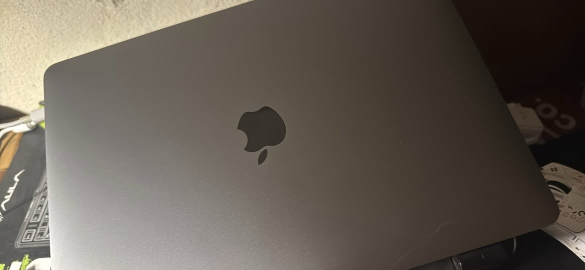 ماك بوك بروm1 ذاكره 16 ركزلي 16 
رام 256 
مراوس ويه Pc موصفات قويه


**إذا كنت صاحب هذا الإعلان وتريد حذفه لأي سبب، رجاءا أرسل رسالة إلى الدعم الفني**