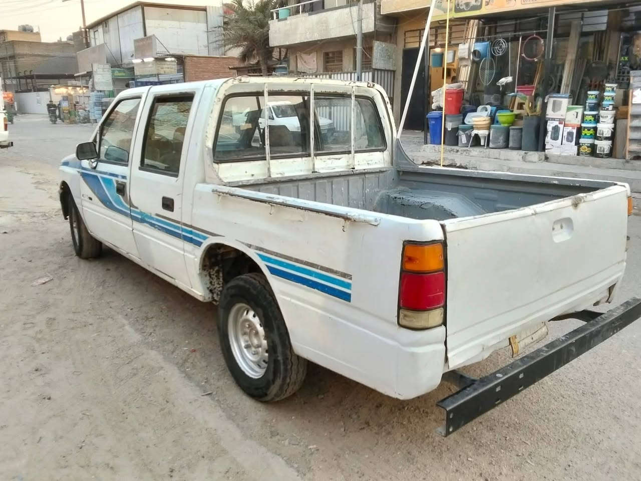 دبل ازوز موديل 89 ، رقم بغداد الماني
كير اكسن محرك شاصي مكفوال 
سياره بلاديه كلها ، دوشمه بلادي 
السعر 29 $     *********** 
مكاني بغداد
