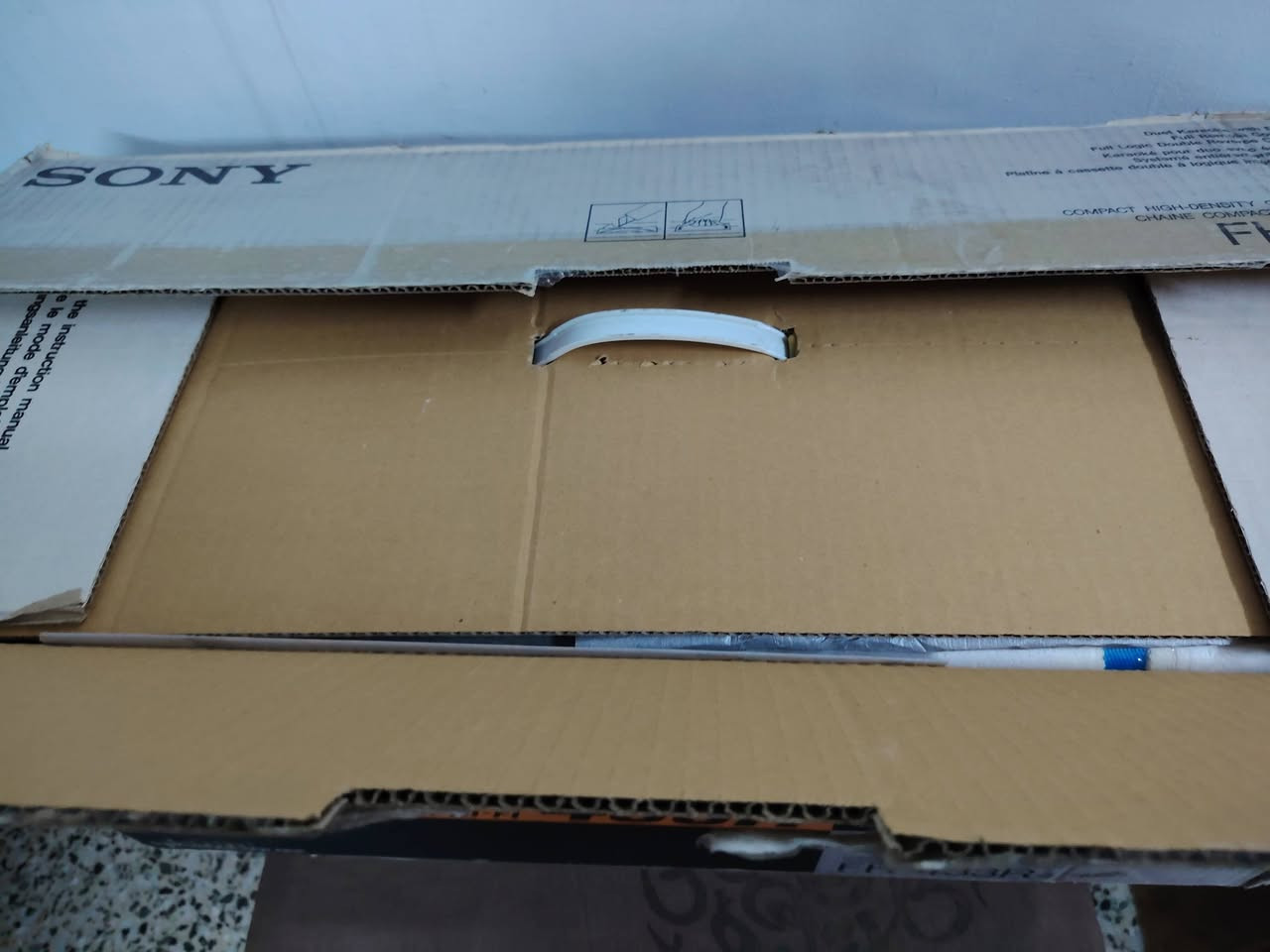 السلام عليكم...مسجل راديو اواكس  سوني ..433R   جديد مع كامل الملحقات  غير مستعمل . مفتوح للفحص فقط شغال بالكامل اواكس.. راديو  مسجل جهتين وقلاب .. السعر 250 الف


**إذا كنت صاحب هذا الإعلان وتريد حذفه لأي سبب، رجاءا أرسل رسالة إلى الدعم الفني**