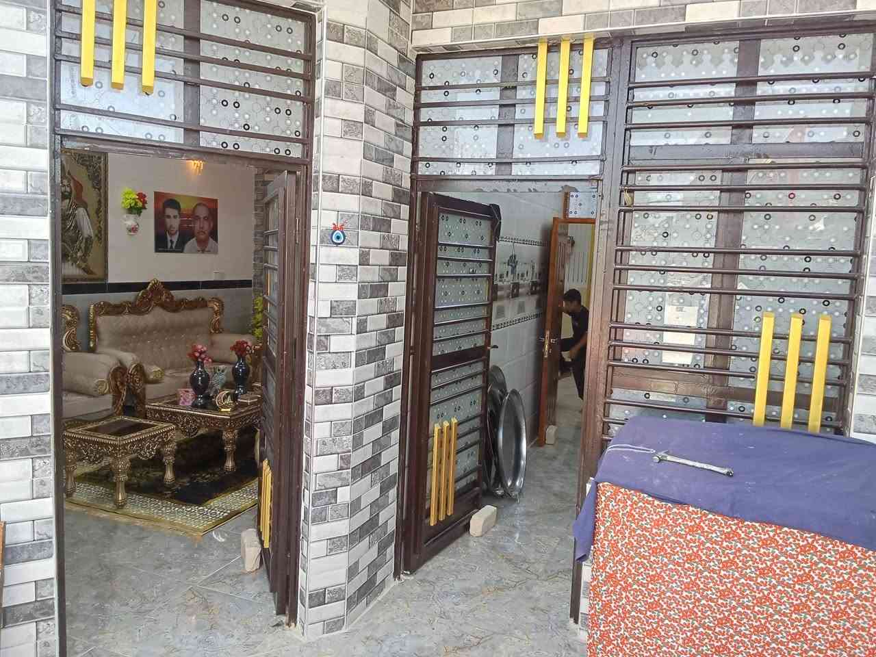 بيت مساحة 120 للبيع منطقة سبع قصور قرب سدة ثالث فرع بيت رفت حديث تفاصيل وفديوهات متكون من غرفتين وستقبال ومطبخ وصالة 120 مربع المساحة 120 مربع قاط ونص  ***********
