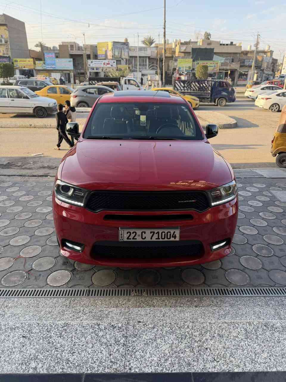 السلام عليكم 
بيع او مراوس بشمالي 
السعر288 مجال بسيط للشراي يخابرني 
دوج دورنكو ( DODGE DURANGO ) 
اللون : احمر 
الفئه : GT PLUS ( بلاك اديشن ) يعني 1/1 
موديل: 2019
رقم السياره: اربيل الدولي هزه وسنويه جديده بسم ولد صديقي ( ساكن بغداد ) تحويل او وكاله بأي وكت  
المحرك: 6 سلندر 3600
المسافه المقطوعه : 37 الف 
حاله السياره : كفاله عامه ( لاضربه ولاصبغ ولاتبديل ولافتح
1- سلايد رووف ( فتحه سقف )
2-كاميرا خلفيه دواره 
3- شاشه كبيره مع نظام ملاحه نفكيشن GPS
4- رادار خلفي وجانبي 
5- توقف ذاتي عند فتح الباب
6- داخل شامو اسود بلاد  
7- دخول ذكي بصمه
8- سستم صوت الباين مع سماعات الباين 
9- شفتات استيرن 
10- حساسات خلفيه
11- المقاعد الاماميه ( حضن ) وكهرباء
12- مرايا متحسسه للاضاء العاليه + نقطه عمياء 
13- المصابيح زنون بلاد ( عالي وناصي )
14- شاشات خلفيه بلاد 
15- مري قلاب + اشاره بالمري + هيتر بالمري
16- المقاعد الاماميه والخلفيه تدفىه مع استيرن تدفئه
17- كرسي السائق خزن ميموري ( وضعيات الجلوس )
جنطه كهرباء
***********
مكان بغداد جميلة
